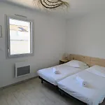 Maison Neuve De Plain-pied Avec Exterieur