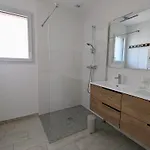 Maison Neuve De Plain-pied Avec Exterieur *