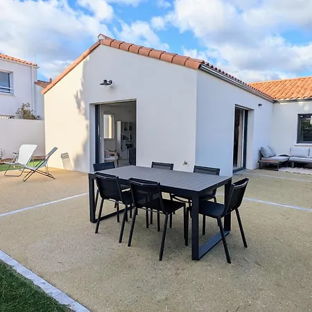 Maison Neuve De Plain-pied Avec Exterieur *