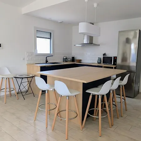 Casa de Férias Maison Neuve De Plain-pied Avec Exterieur *