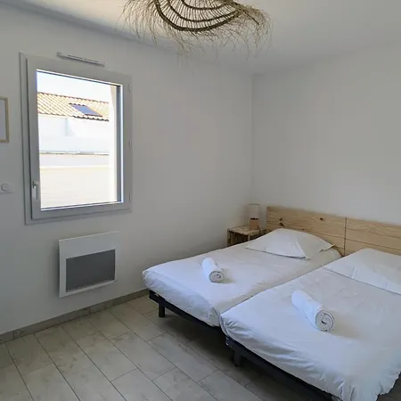 Maison Neuve De Plain-pied Avec Exterieur