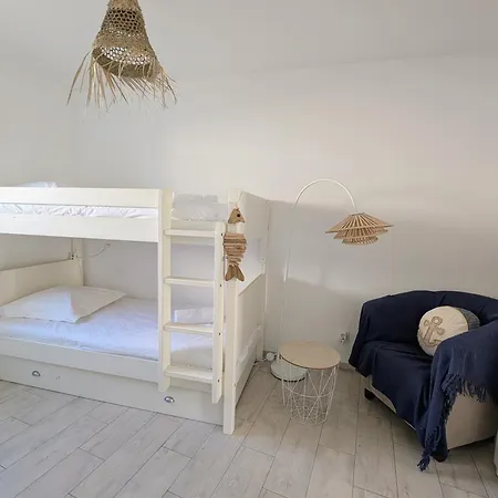 Maison Neuve De Plain-pied Avec Exterieur