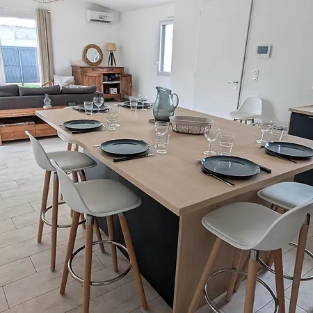 Maison Neuve De Plain-pied Avec Exterieur *