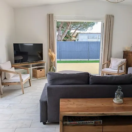 Maison Neuve De Plain-pied Avec Exterieur