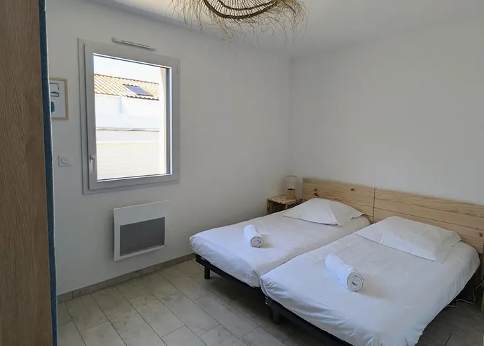 Maison Neuve De Plain-pied Avec Extérieur