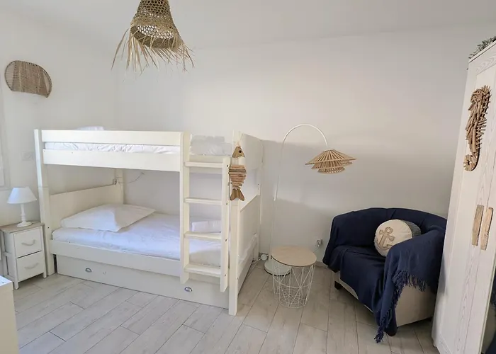 Maison Neuve De Plain-pied Avec Extérieur