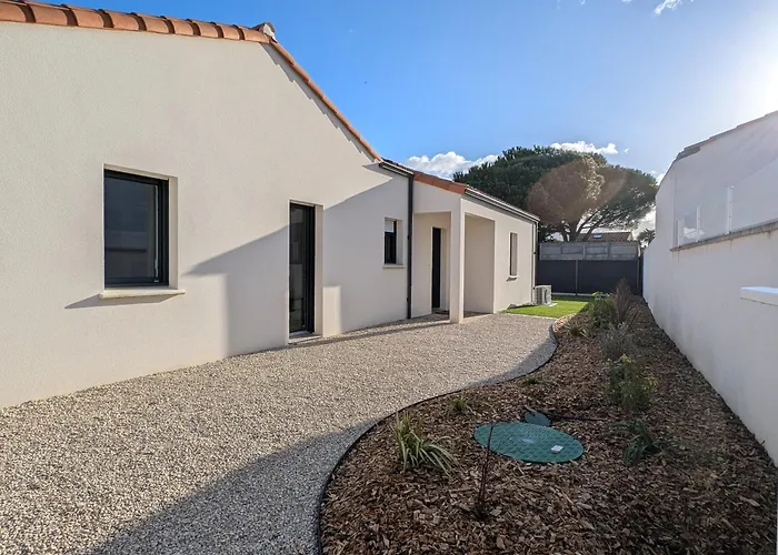 Maison Neuve De Plain-pied Avec Extérieur